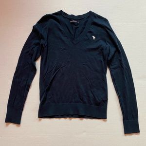 Abercrombie V-Neck Icon Sweater size S